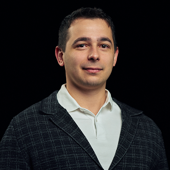 Дмитрий Айвозян